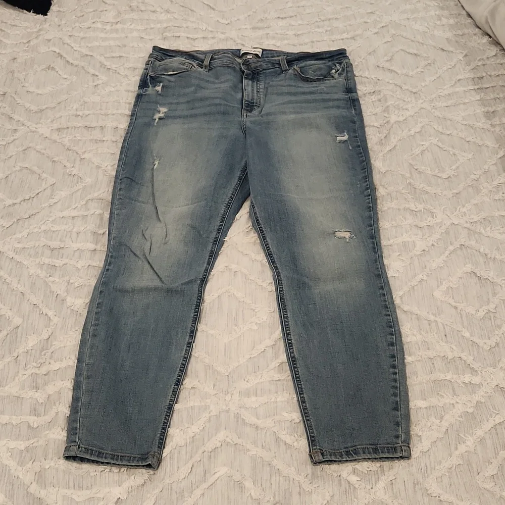 Classic High Rise Light Blue Jeans - Picture 1 of 8